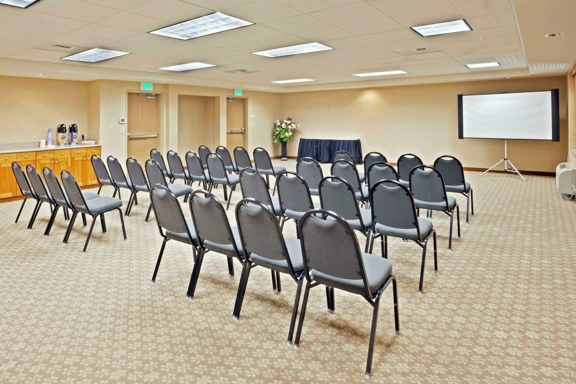 Holiday Inn Express & Suites Lacey - Olympia By Ihg Экстерьер фото